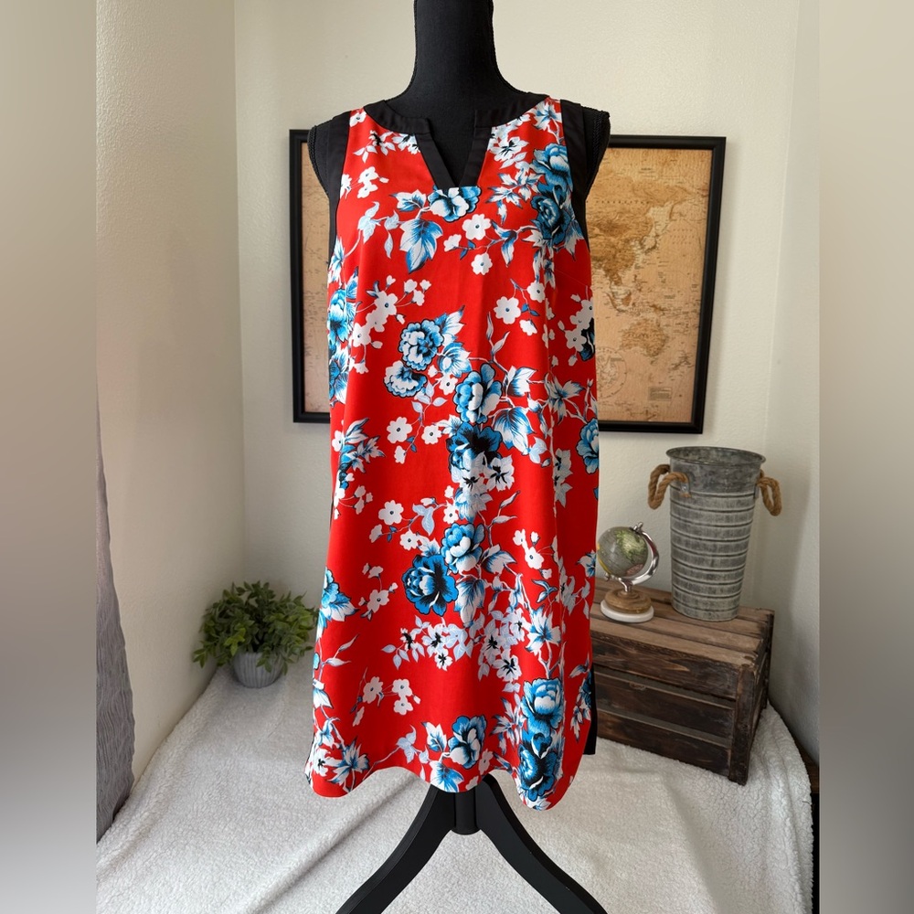 Kensie sleeveless v-neck floral dress
